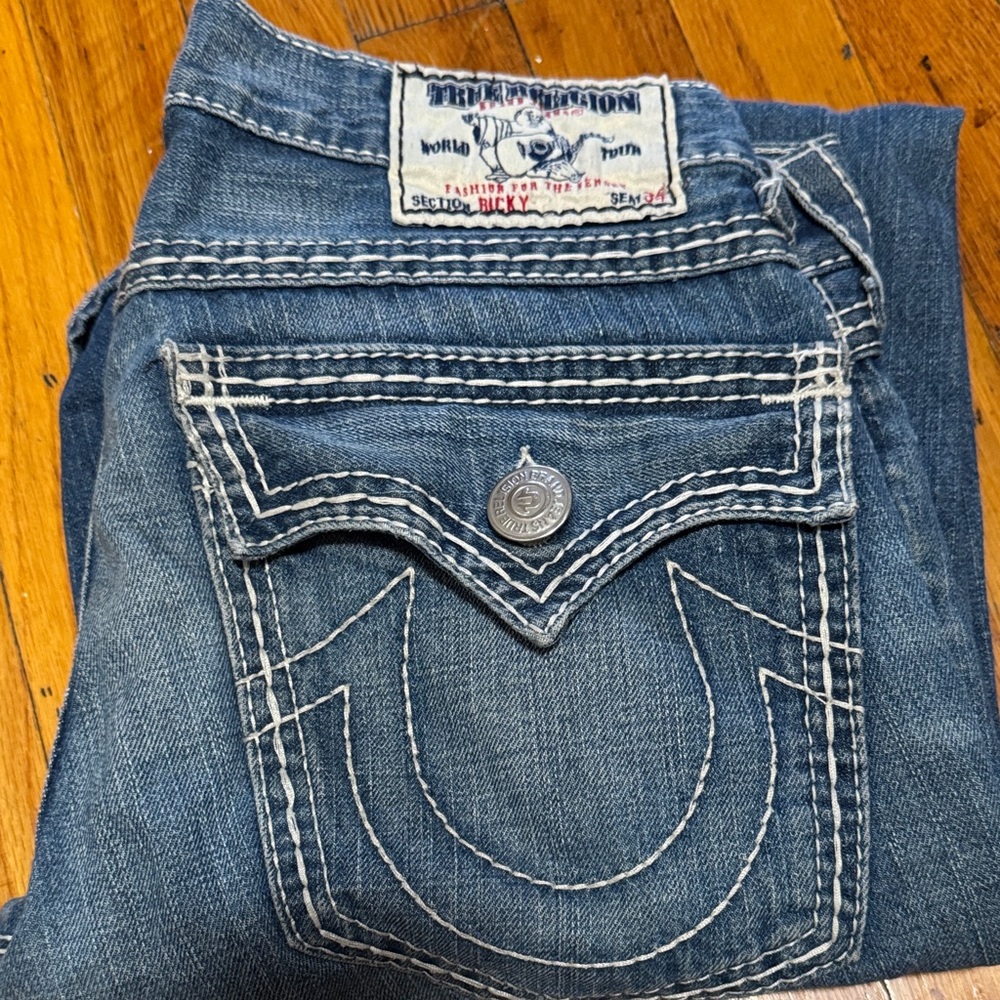 Men’s gently worn True Religion Women's Blue Jeans